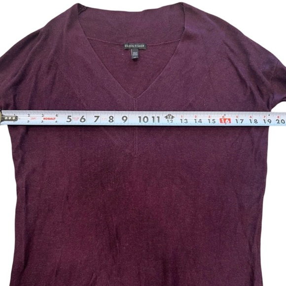 Eileen Fisher S Lightweight Tencel Silk Purple V-
Neck Pullover Sweater Sz S - Picture 7 of 9